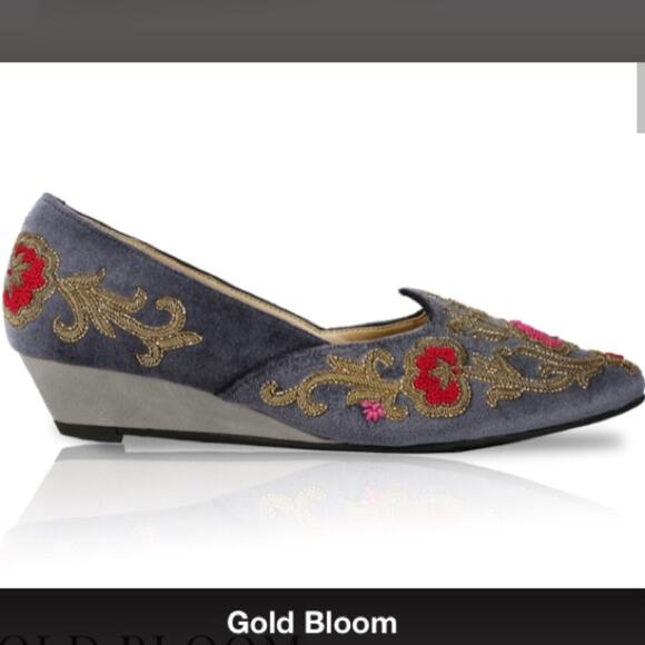 Rungg Gold Bloom handmade in India Velvet embellished shoes size 39/ US 8- 8.5 - Picture 2 of 12
